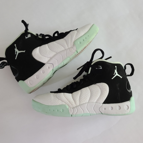 jordan jumpman tennis shoes